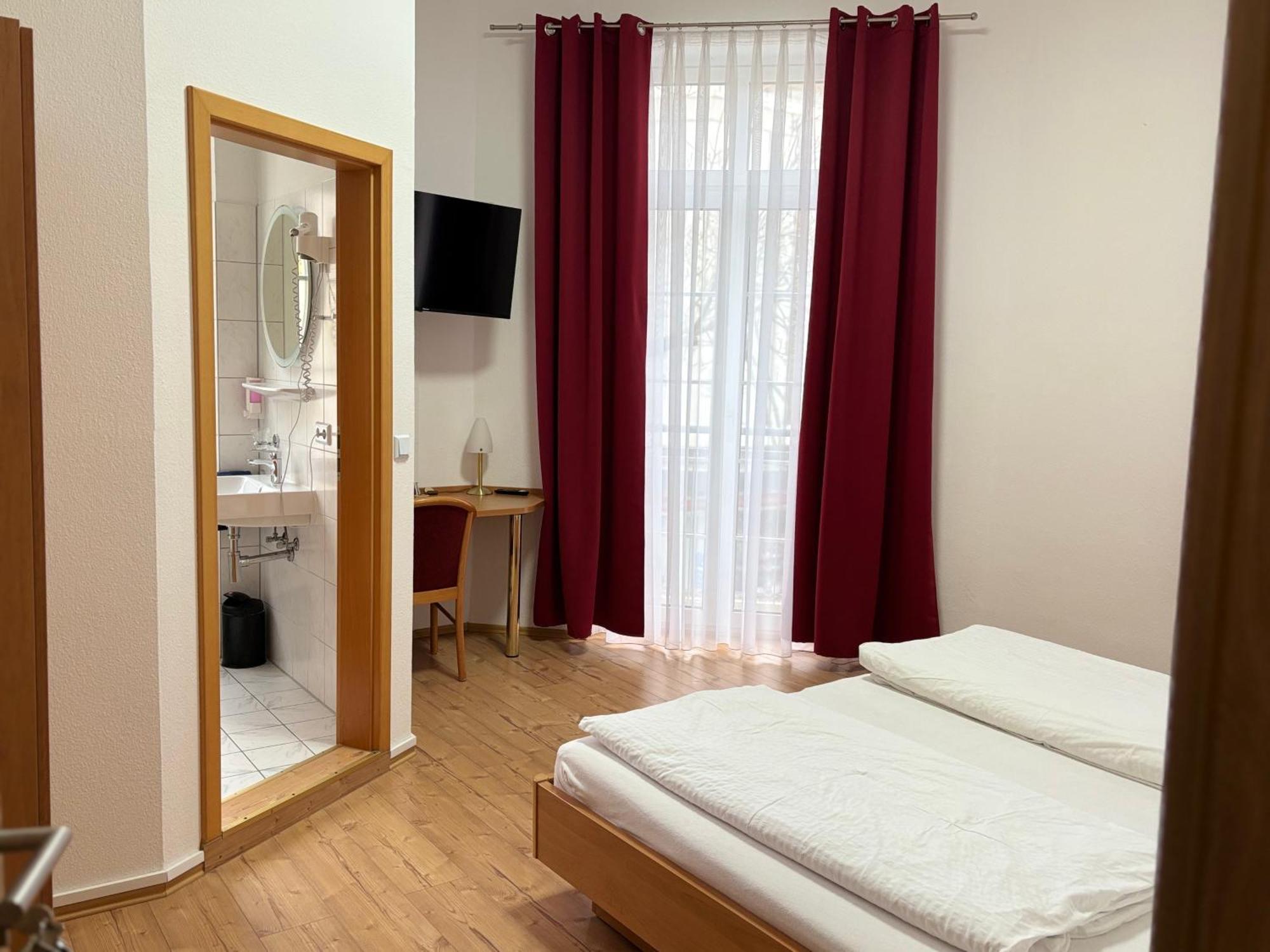 Hotel Restaurant Schwert Kehl Zewnętrze zdjęcie